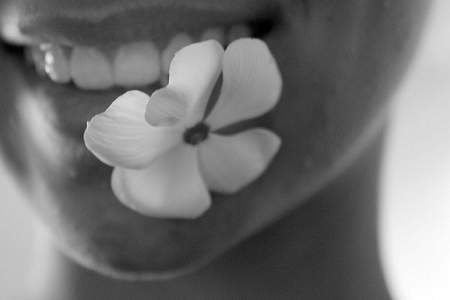 Intensive Pflege - Trotzdem haben Frauen schelchtere Zähne als Männer