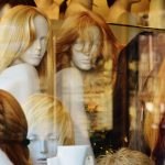 Kaputte Haare als Stimmungskiller - Perücke als Hilfe für die Psyche